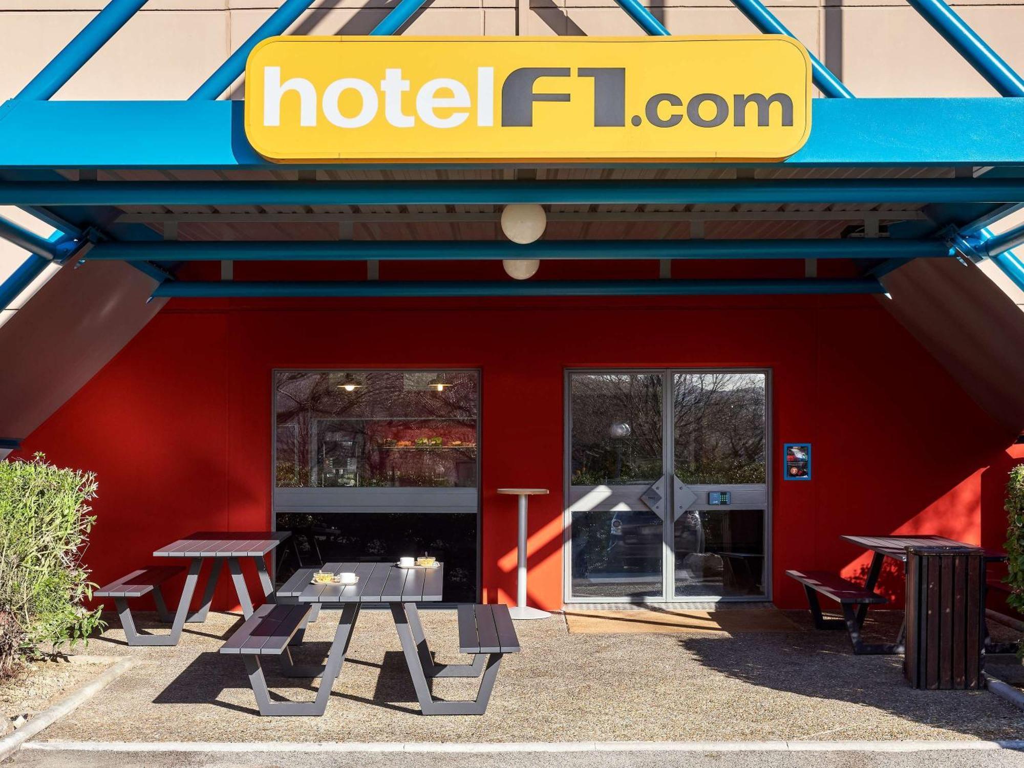 Hotelf1 Moret Fontainebleau Dış mekan fotoğraf
